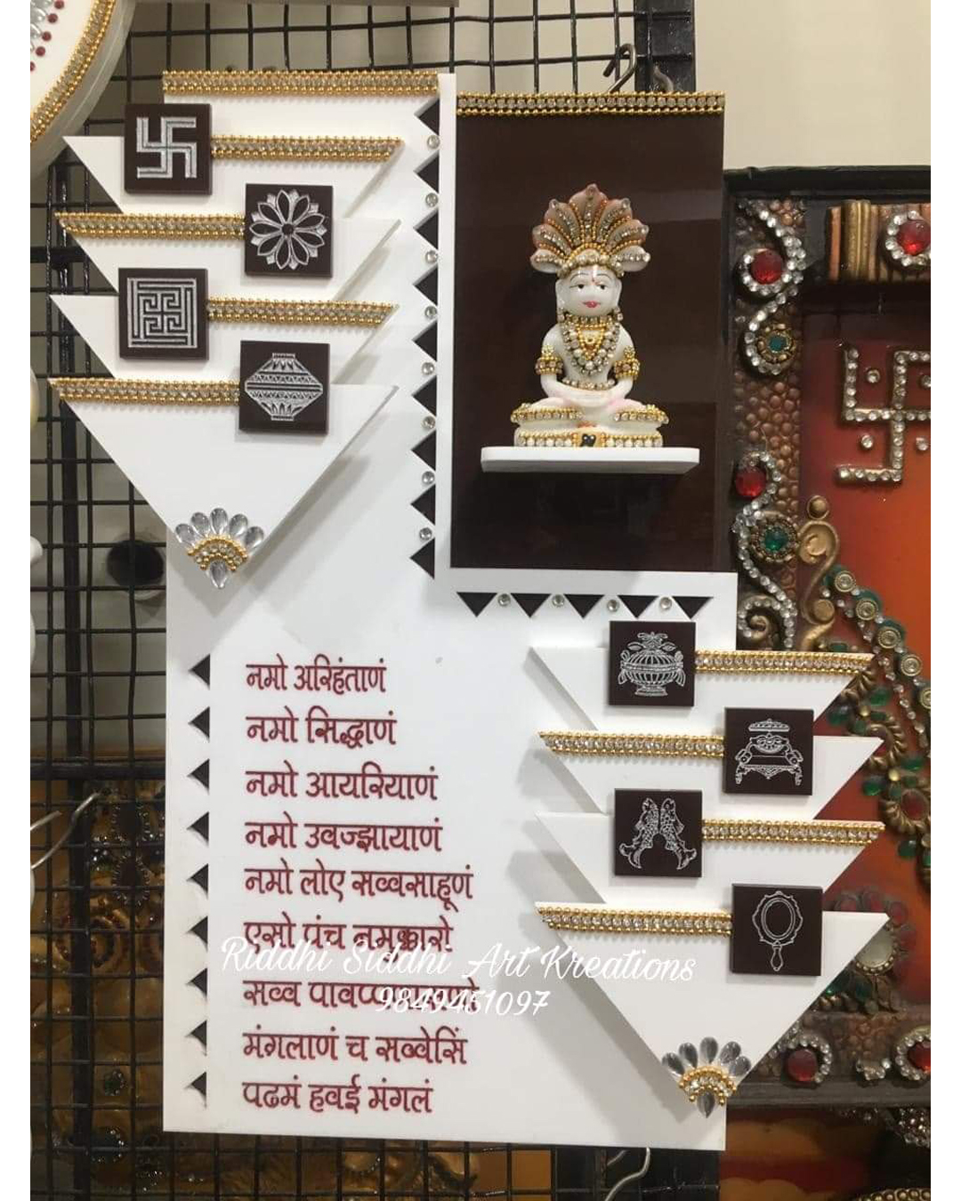 Riddhi Siddhi Art Creations - Multi-Photo Frame with Shravak Lifestyle Mural